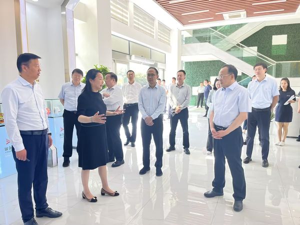 新鄉(xiāng)市主要領導持續(xù)關心幫助銀金達培育壯大新質生產(chǎn)力